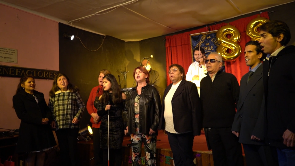El Coro Inclusivo canta en el Aniversario de la ACICH